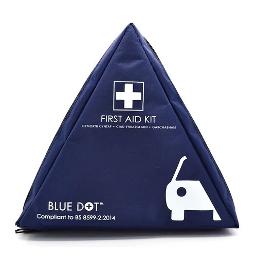 [FA214] BS 8599-2 MOTOR VEHICLE FIRST AID KIT IN TRIANGULAR BAG